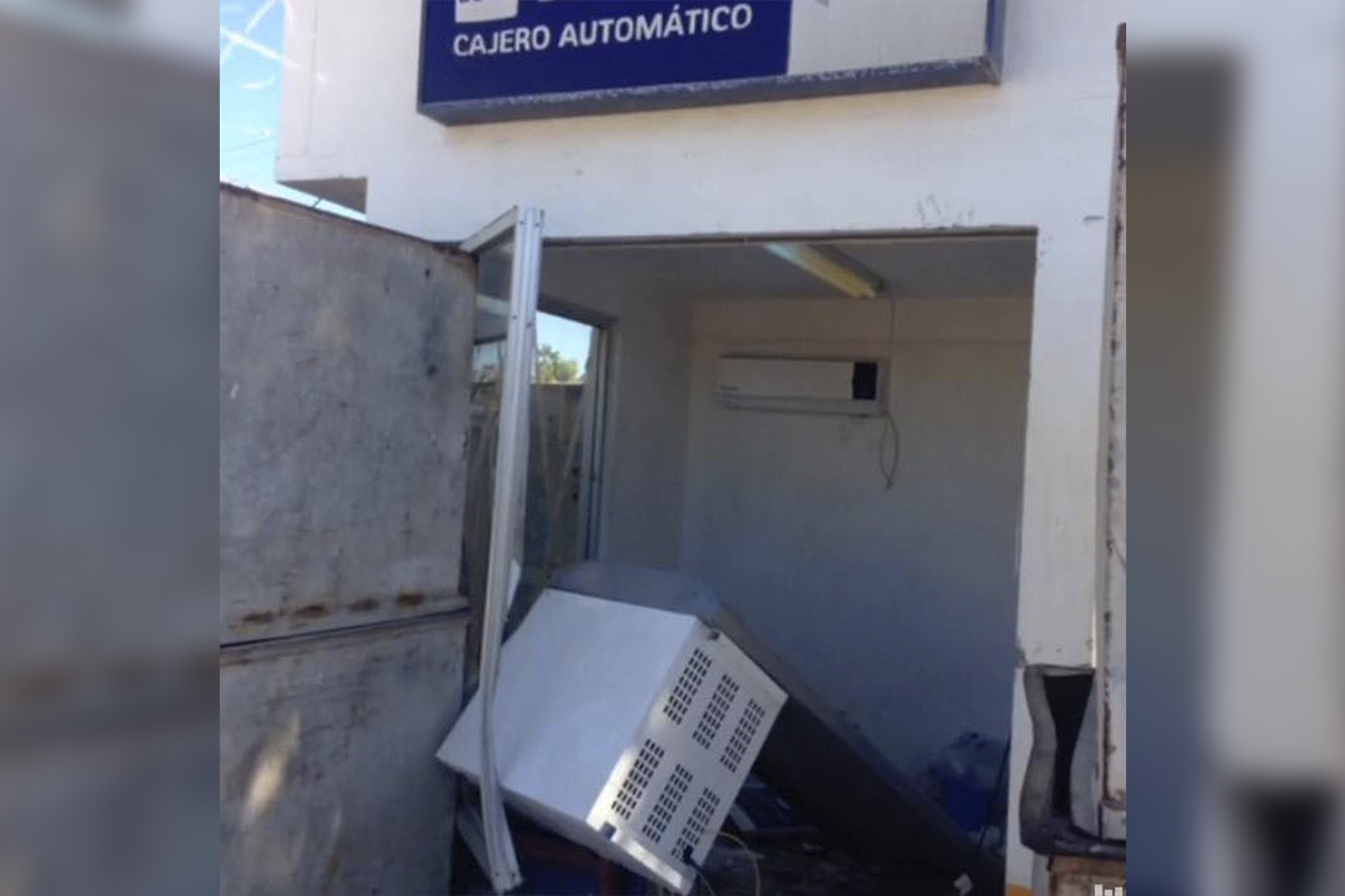 En puerto San Carlos se llevaron cajero automático de Bancomer ... - BCS Noticias
