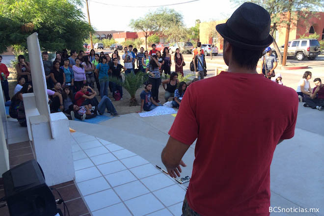 alumnos uabcs manifestacion Ayotzinapa-4