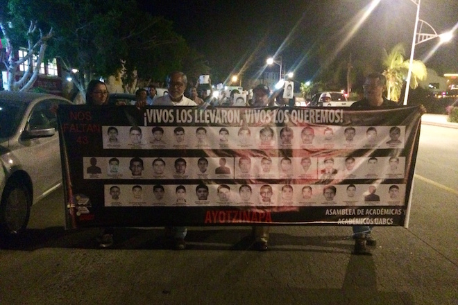 manifestacion-estudiantes-Ayotzinapa-2