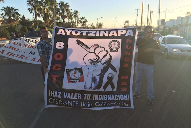 marcha ayotzinapa la paz 1