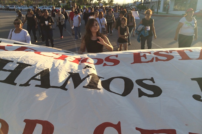 marcha ayotzinapa la paz 5