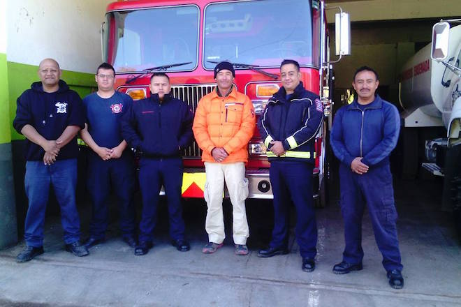 Con el cuerpo de bomberos de San Quintín 
