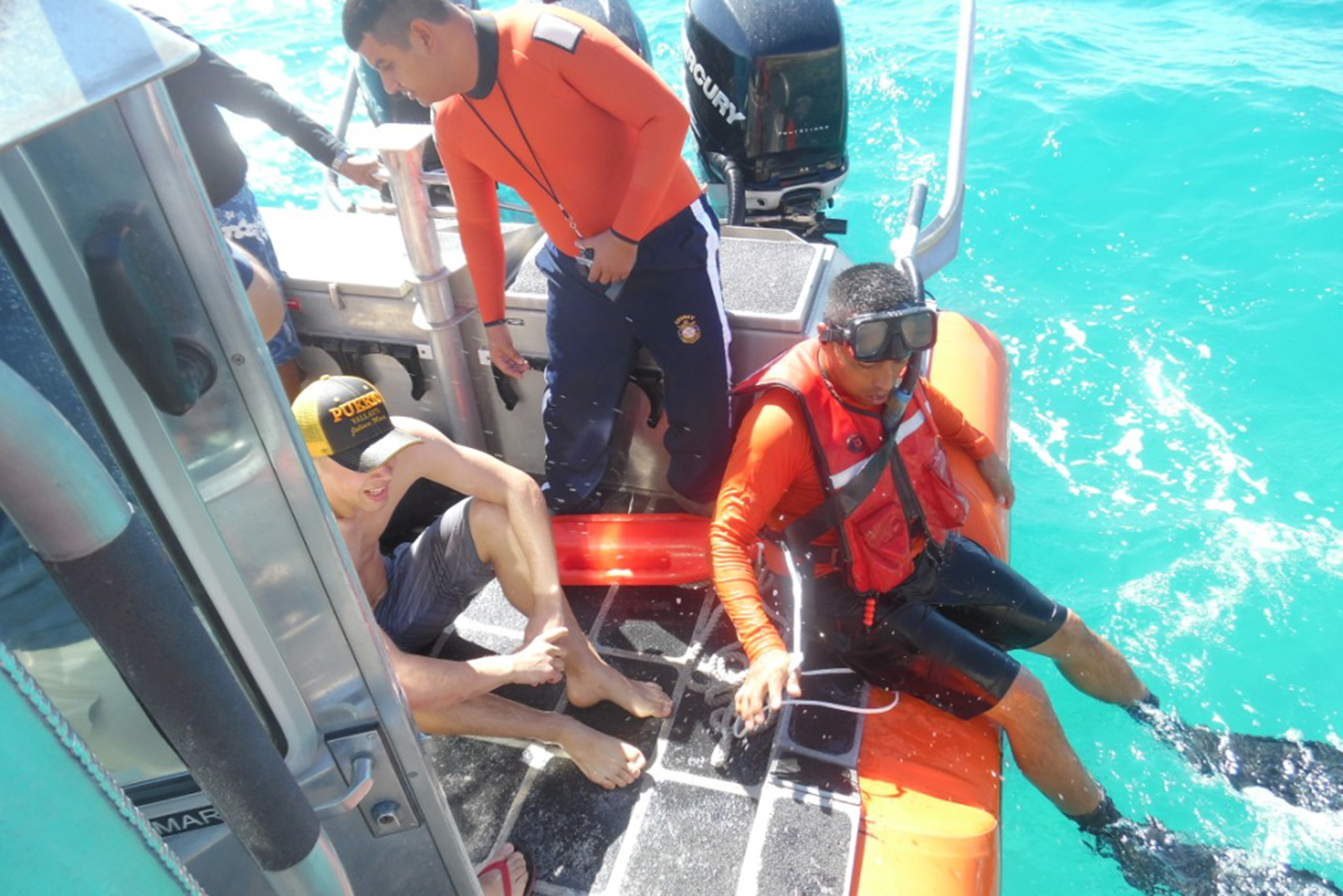 rescate turista playa cabo san lucas marina6
