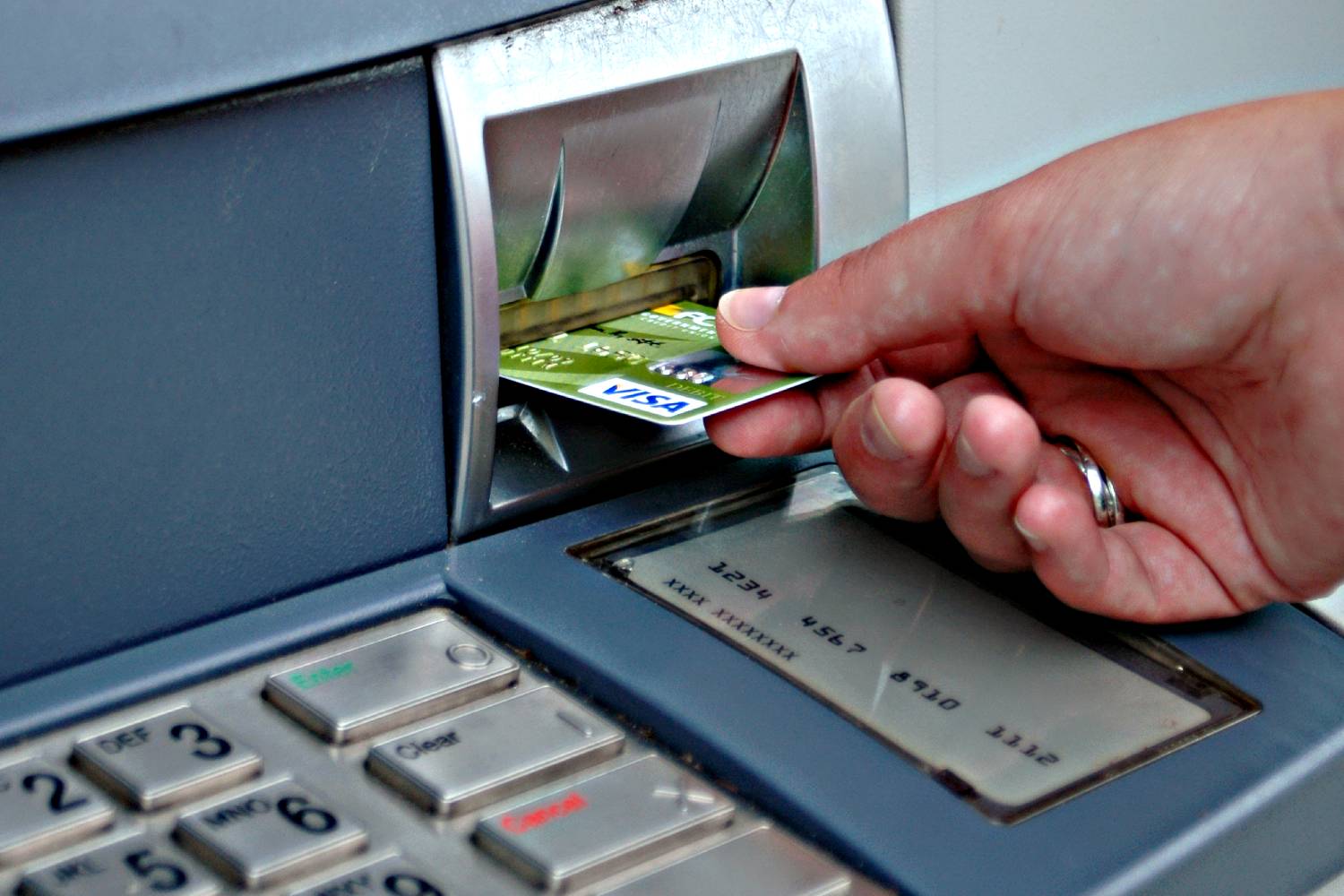Secretaría de Seguridad en BCS alerta sobre nueva modalidad de robo en cajeros automáticos