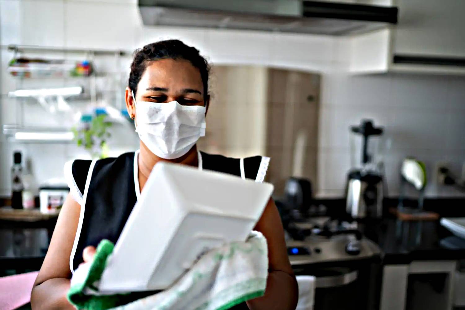 Baja California Sur en top 3 con más trabajadores domésticos de otras entidades, según INEGI